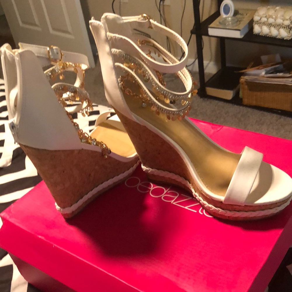 Wedge heel shoes